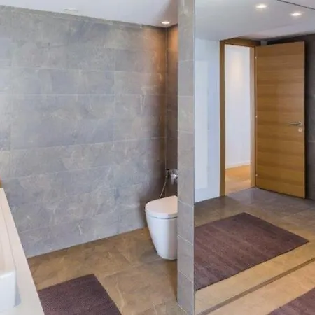 בית נופש With 6 Bedrooms In Marbella, Costa Del Sol