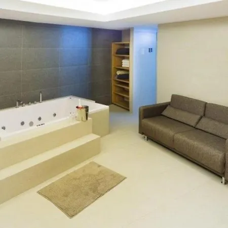 בית נופש With 6 Bedrooms In Marbella, Costa Del Sol