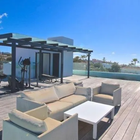 בית נופש With 6 Bedrooms In Marbella, Costa Del Sol *